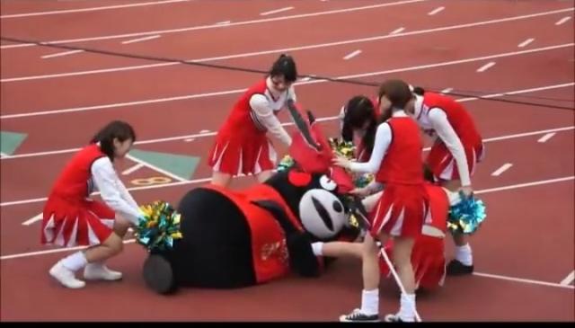 1638706452896059404.jpg 开云官网-萌萌萌!熊本熊观战日本联赛最后一个比赛日